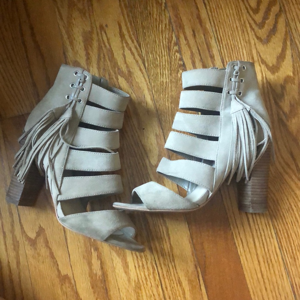 GUESS? Heels